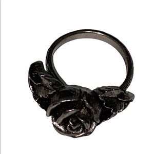 🔵 Vintage Flower Silver Tone Ring